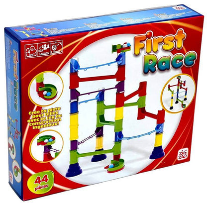 La pista per biglie Quercetti First Race è un gioco di costruzioni per bambini dai 4 anni in su. Include 40 pezzi per creare percorsi personalizzati, stimolando creatività e ragionamento. Made in Italy. (18930898) (19093111)