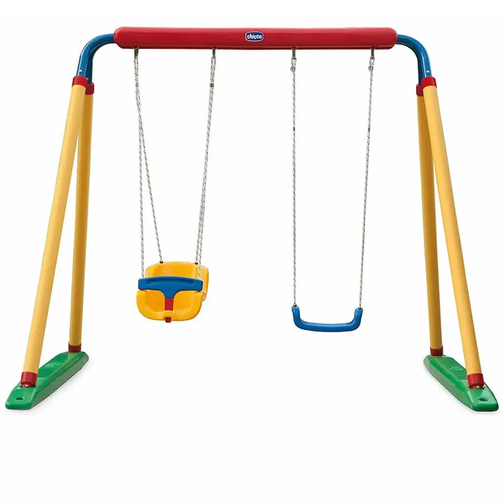 Altalena Doppia Chicco Super Swing è perfetta per il divertimento all'aperto. Con due seggiolini inclusi per bambini dai 1 anno in su 