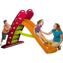 Scivolo Gigante Little Tikes! Progettato per bambini dai 2 ai 6 anni, offre sicurezza grazie ai gradini larghi, maniglie integrate e base stabile. Facile da piegare, ideale per il giardino. Lunghezza scivolo di 2 metri 2
