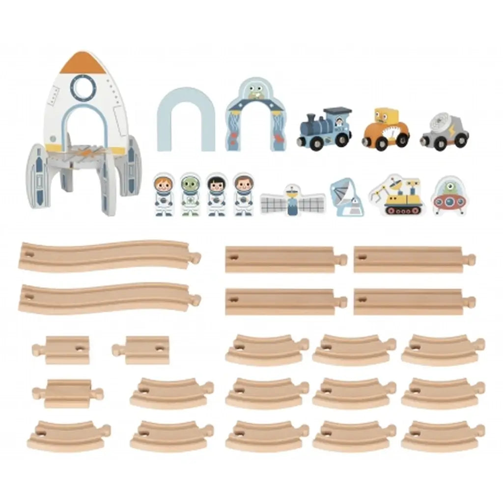 Treno in legno multilivello a tema spaziale con binari, astronauti e razzo. Sviluppa creatività e motricità. Età: 3+ anni.10