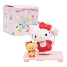 Blind box Hello Kitty and Friends Ode to Joy con figurina Hello Kitty e orsetto su base rosa, confezione serie completa 8 design più 1 esclusivo