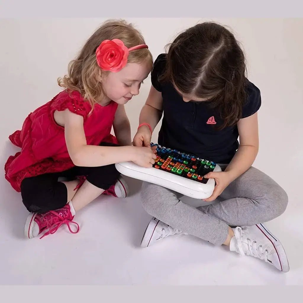 Quercetti 1805 Peg Brite Gioco Mosaico LED Creativo - BabyLud